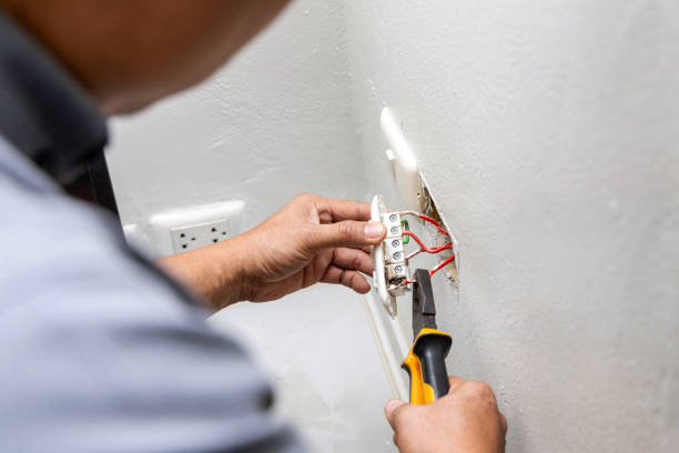 Best Circuit Breaker Repair  in Garretson, SD